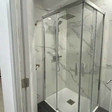 アパート Apartamento En Avenida De Finisterre ア・コルーニャ